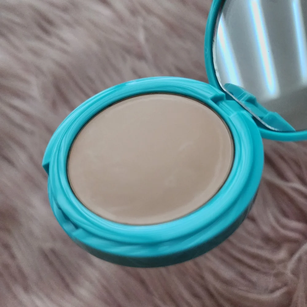 Carmindy & Co. Bright Eyes Concealer in Medium